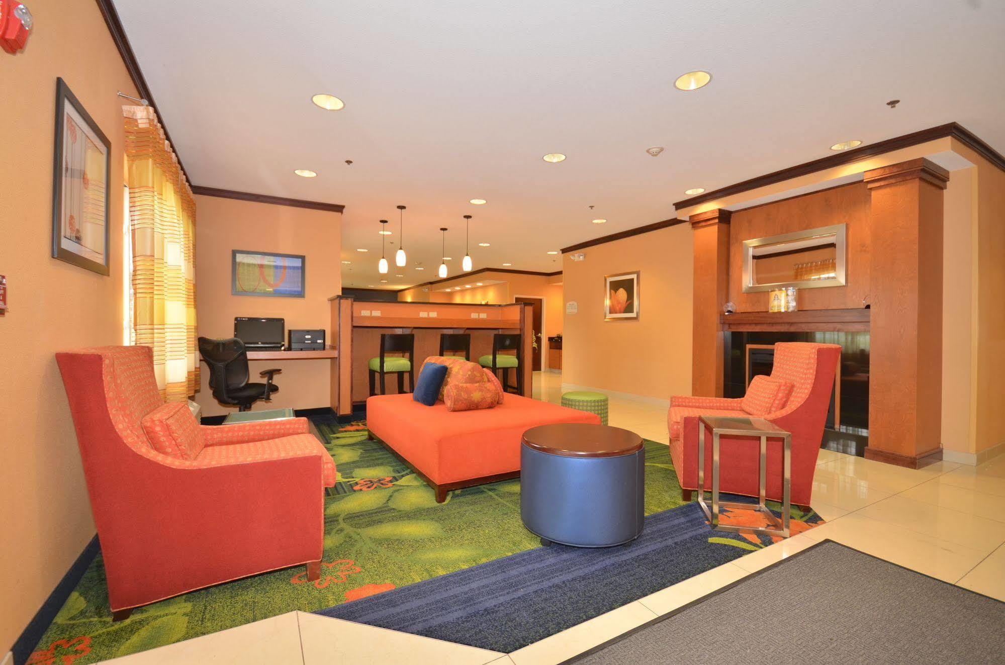 Fairfield Inn & Suites Jefferson City Exterior photo