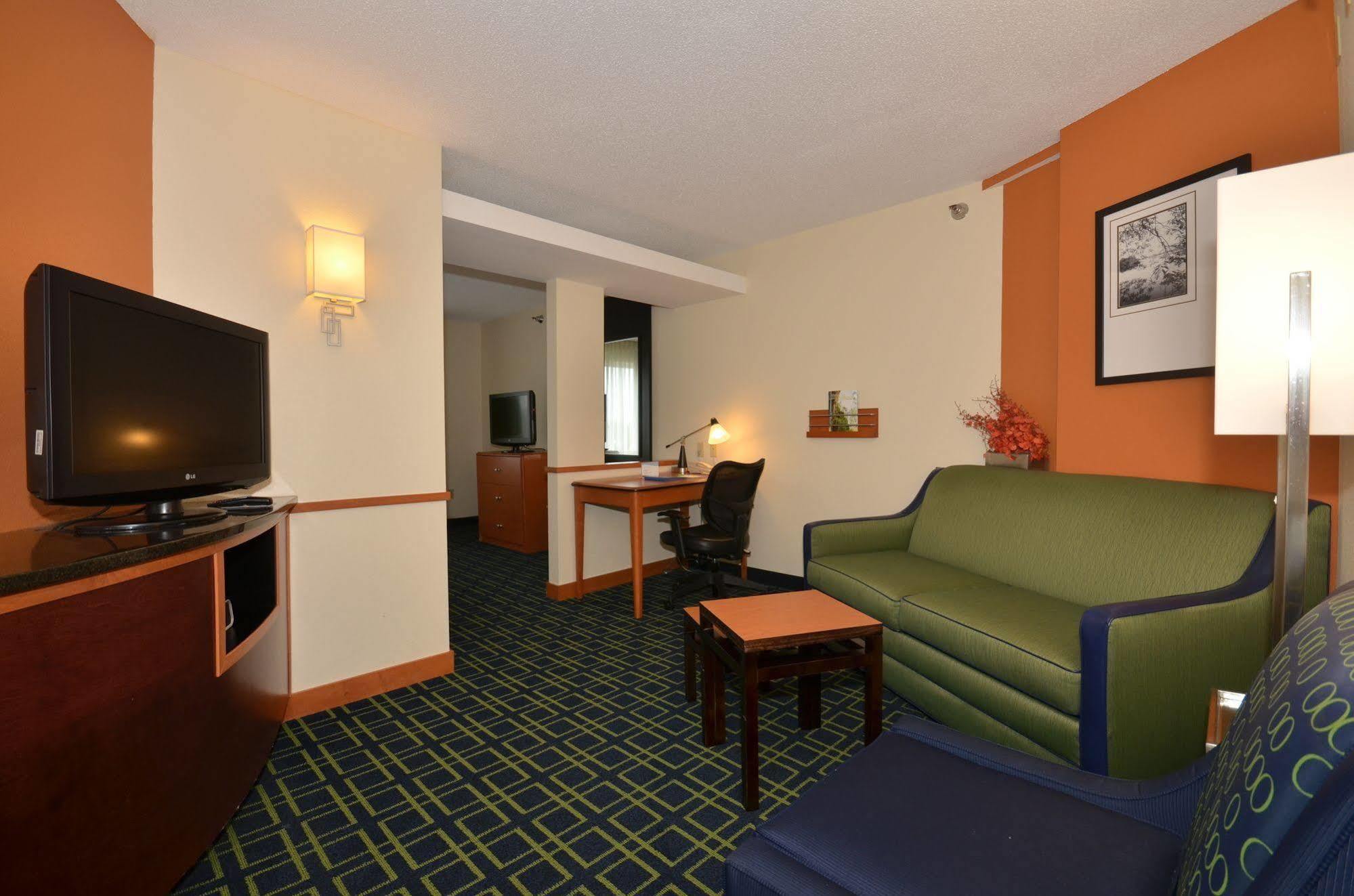 Fairfield Inn & Suites Jefferson City Exterior photo