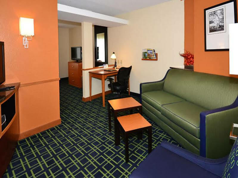 Fairfield Inn & Suites Jefferson City Exterior photo